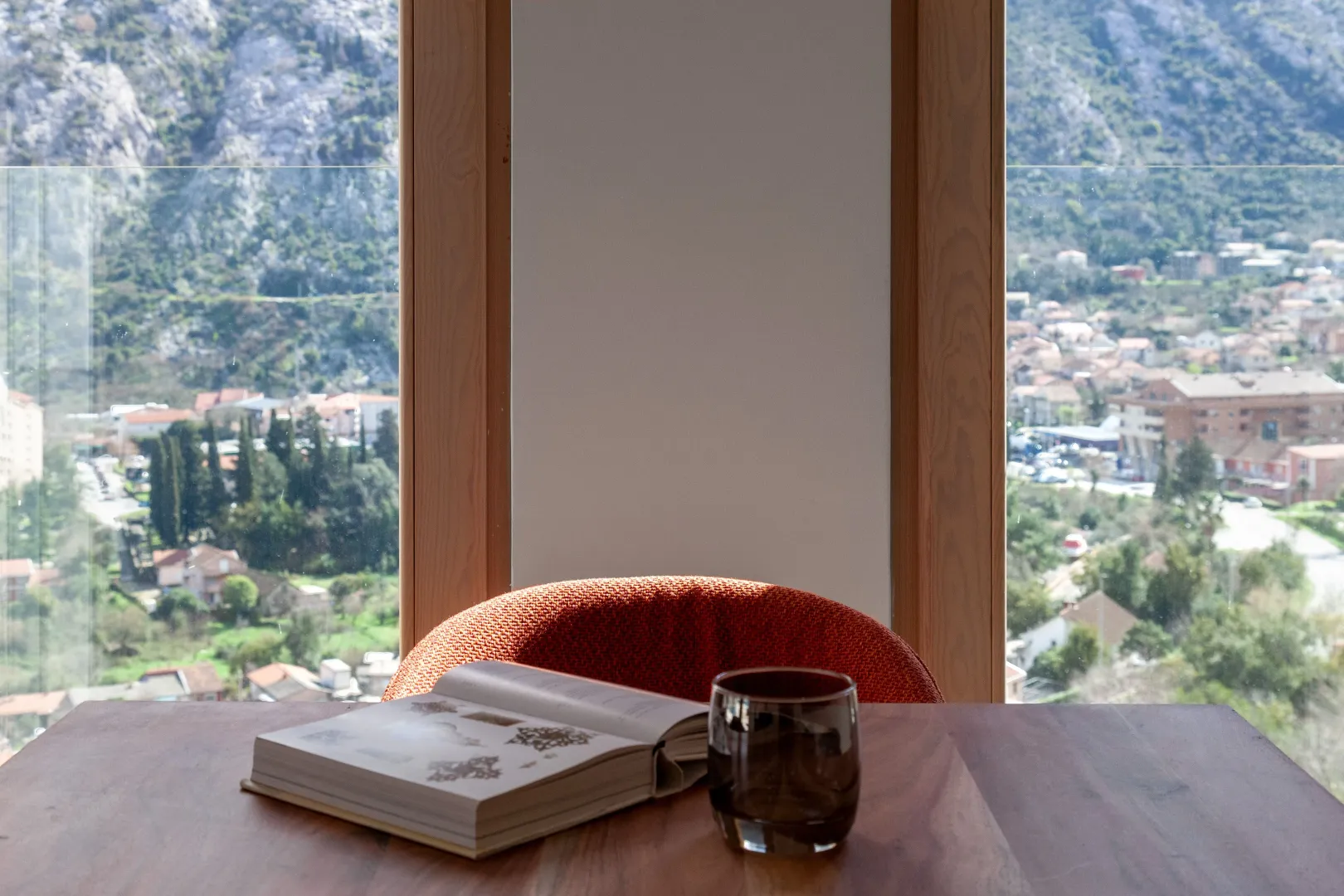 Prodaja, dvosoban stan, 136m², Škaljari, Kotor