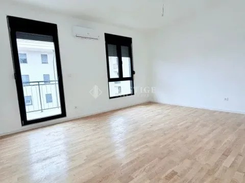 Izdavanje, dvosoban stan, 64m², Tološi, Podgorica - image 3