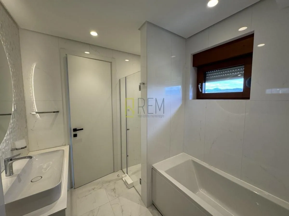 Rent, three bedroom apartment, 136m², Master Kvart, Podgorica