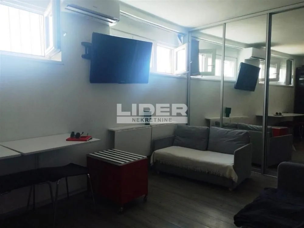 Sale, two bedroom apartment, 43m², Stari Grad, Beograd