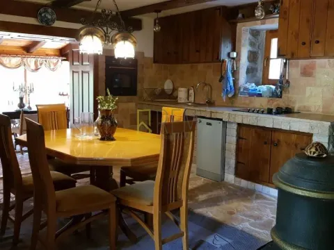 Prodaja, kuća, 178m², Rijeka Crnojevića, Cetinje - image 9