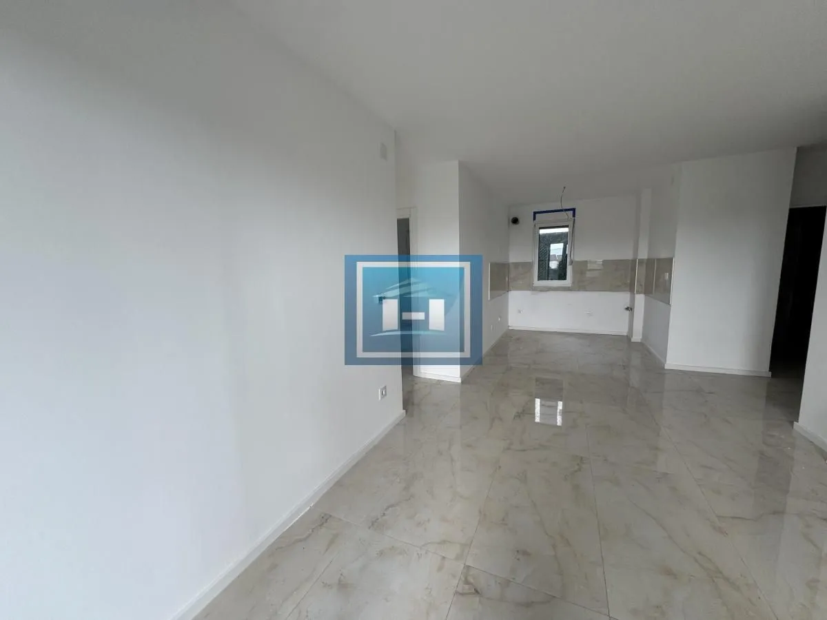Prodaja, dvosoban stan, 60m², Centar, Ćuprija