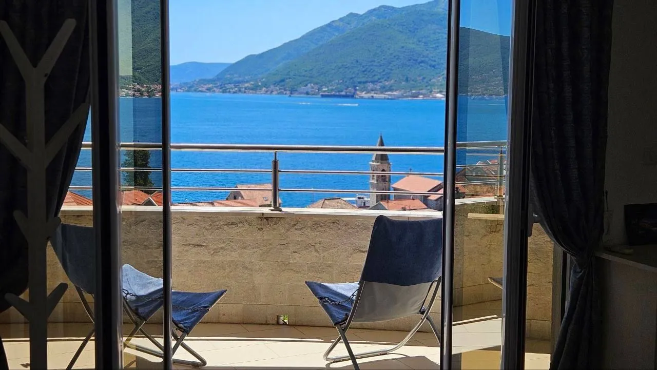 Prodaja, dvosoban stan, 90m², Donja Lastva, Tivat