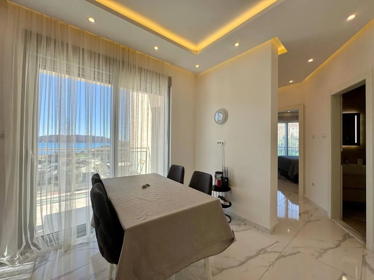 Rent, two bedroom apartment, 89m², Bečići, Budva