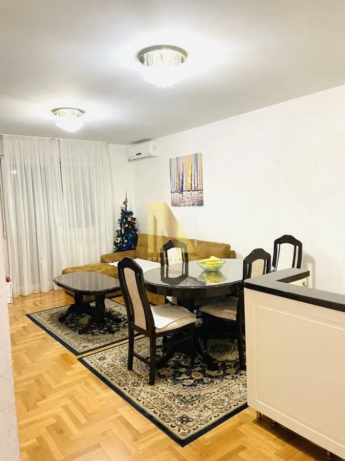 Izdavanje, dvosoban stan, 50m², Socijalno, Novi Sad Sve Podlokacije