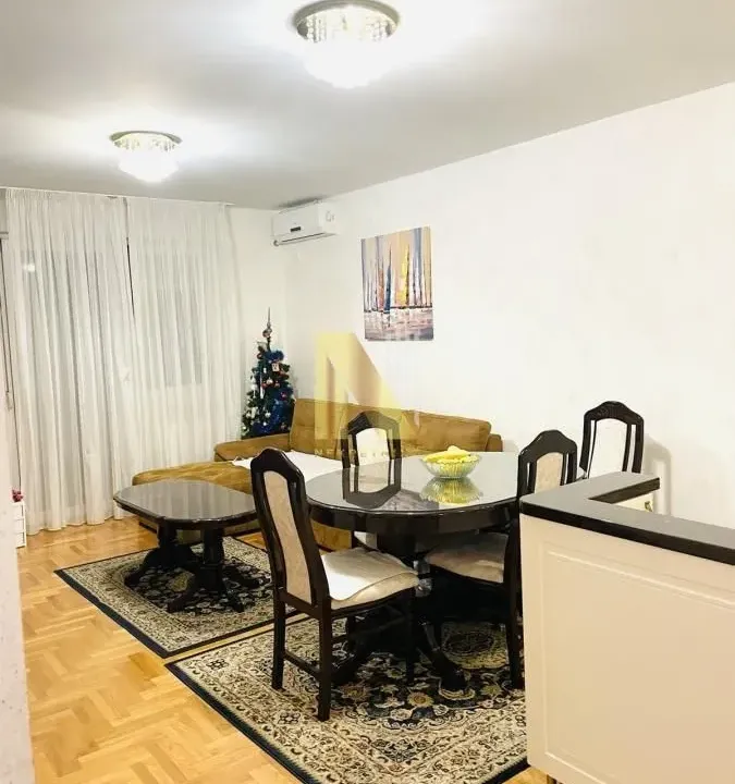 Izdavanje, dvosoban stan, 50m², Socijalno, Novi Sad Sve Podlokacije