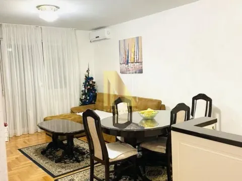 Izdavanje, dvosoban stan, 50m², Socijalno, Novi Sad Sve Podlokacije