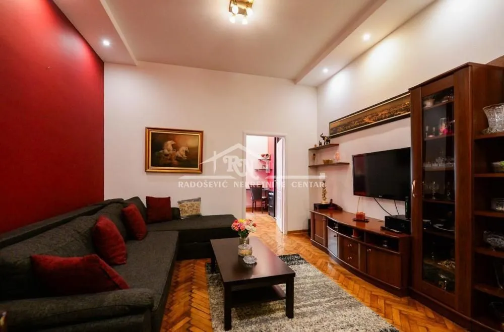 Prodaja, trosoban stan, 86m², Vračar Centar, Vračar Sve Podlokacije