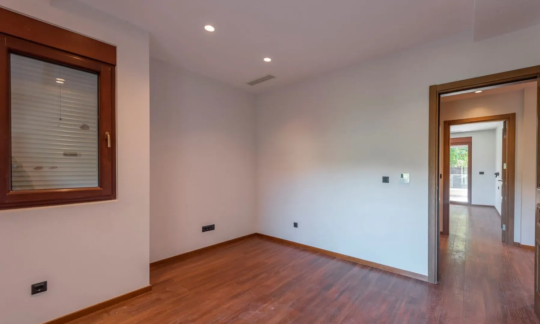 Sale, house, 492m², Mareza, Podgorica
