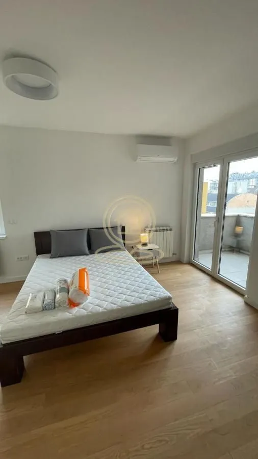 Rent, four bedroom apartment, 151m², Voždovac Sve Podlokacije, Beograd