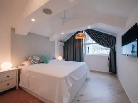 Prodaja, dvosoban stan, 85m², Centar, Tivat - image 9