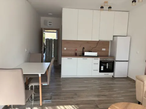 Rent, one bedroom apartment, 29m², Gradiošnica, Tivat - image 2