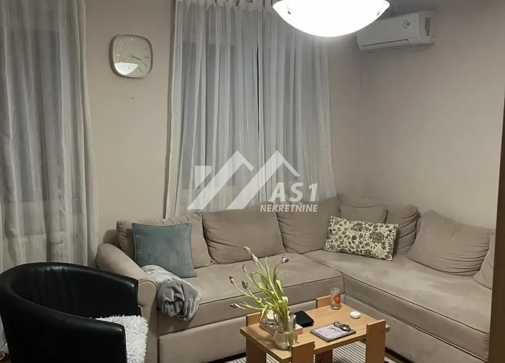 Izdavanje, jednosoban stan, 37m², Centar, Novi Sad