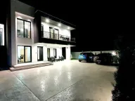 Izdavanje, kuća, 190m², Tološi, Podgorica - image 16