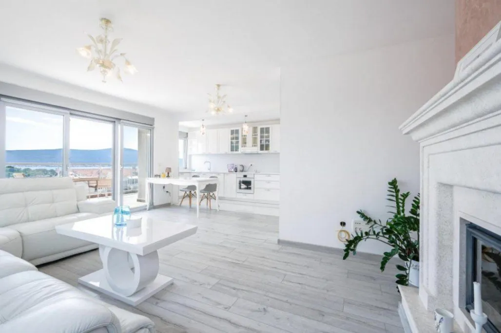 Prodaja, dvosoban stan, 116m², Pod Kuk, Tivat