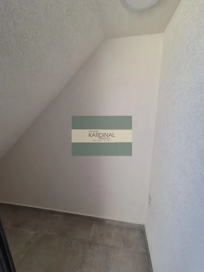 Prodaja, trosoban stan, 79m², Erdoglija, Kragujevac