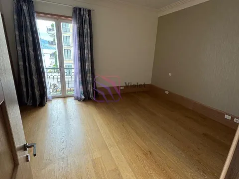Izdavanje, četvorosoban stan, 240m², Porto Montenegro, Tivat - image 5