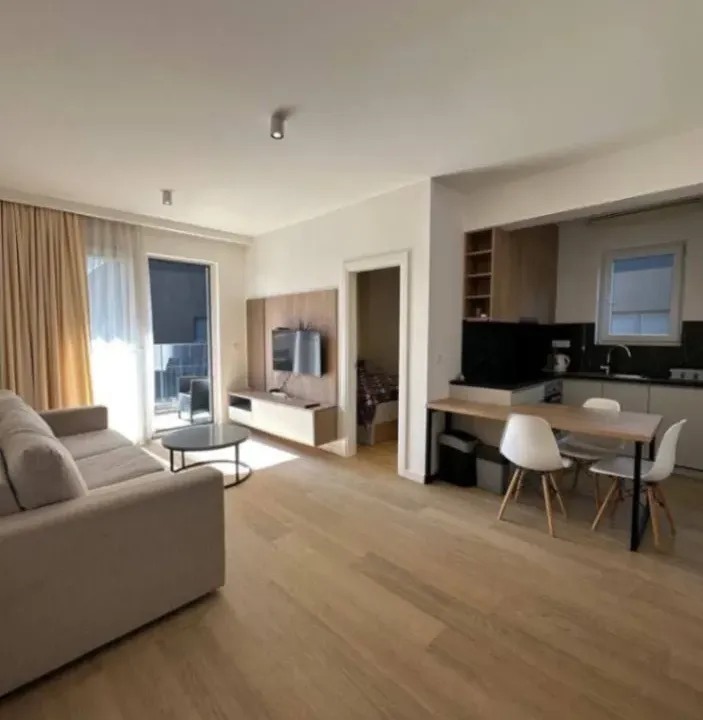 Izdavanje, jednosoban stan, 47m², Bečići, Budva