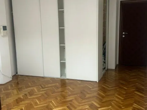 Izdavanje, poslovni prostor, 36m², Centar, Podgorica - image 1