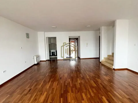 Prodaja, četvorosoban stan, 220m², Preko Morače, Podgorica - image 21