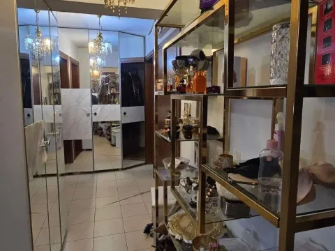 Prodaja, trosoban stan, 120m², Tološka šuma, Podgorica - image 8