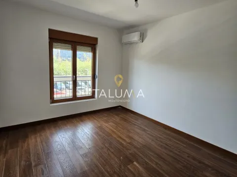 Izdavanje, trosoban stan, 96m², City Kvart, Podgorica - image 4