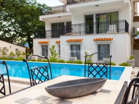 Prodaja, dvosoban stan, 110m², Risan, Kotor - image 5