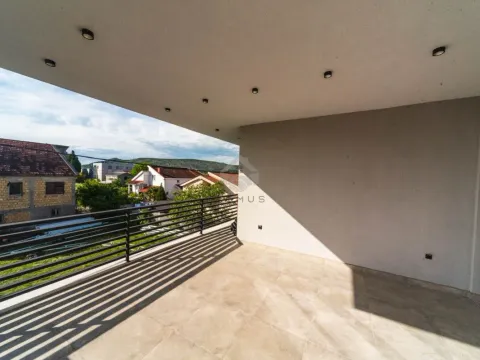 Sale, house, 225m², Gornja Gorica, Podgorica - image 21