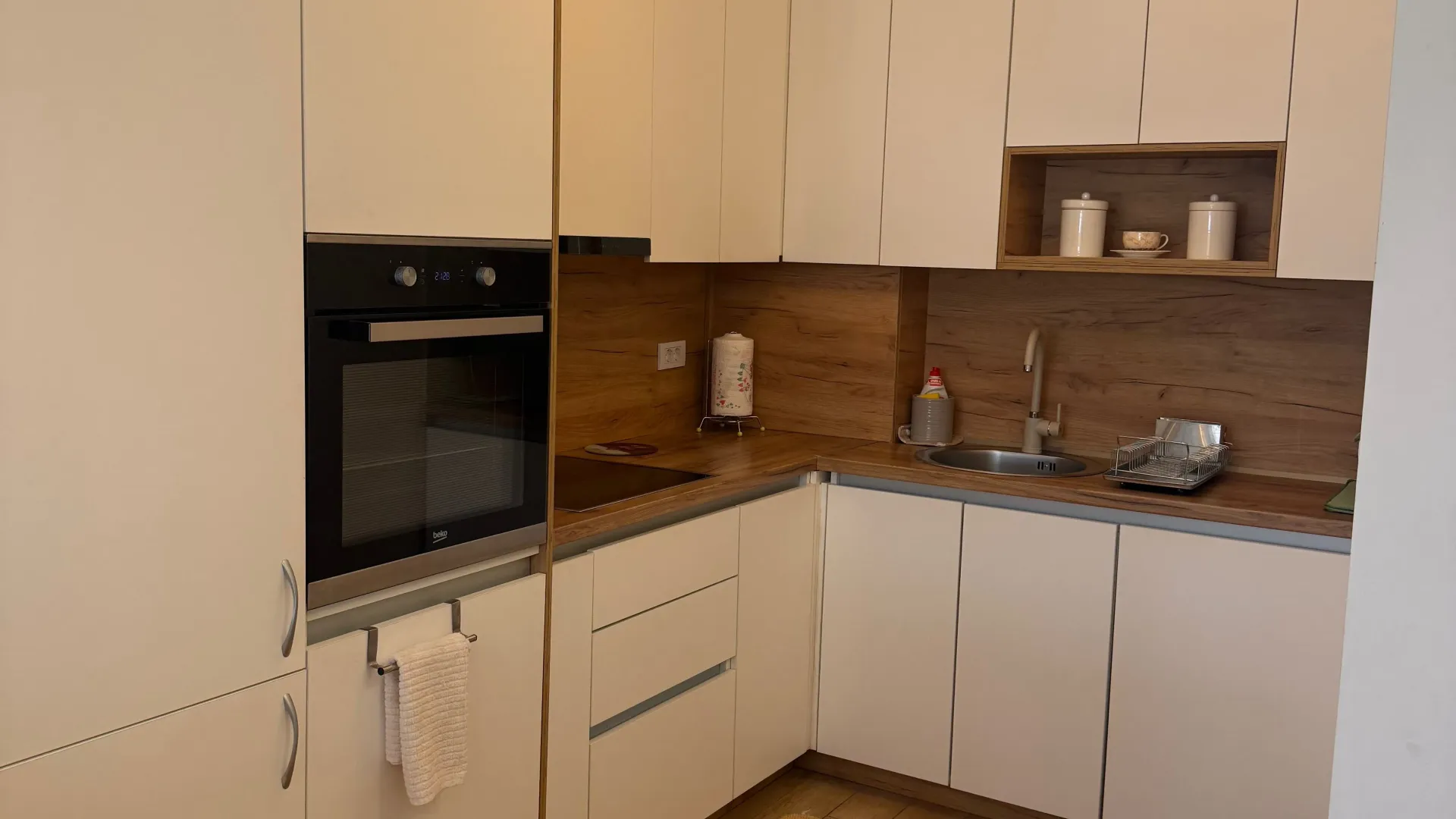 Rent, two bedroom apartment, 65m², Babin Do, Budva