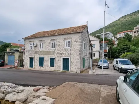 Prodaja, kuća, 320m², Tivat, Crna Gora - image 1
