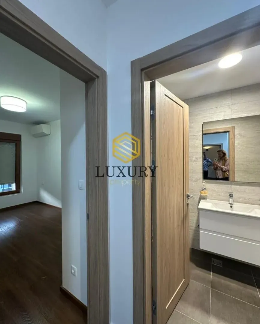 Rent, office space, 73m², Master Kvart, Podgorica