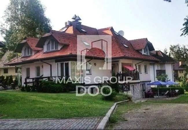 Sale, house, 400m², Centar, Zlatibor