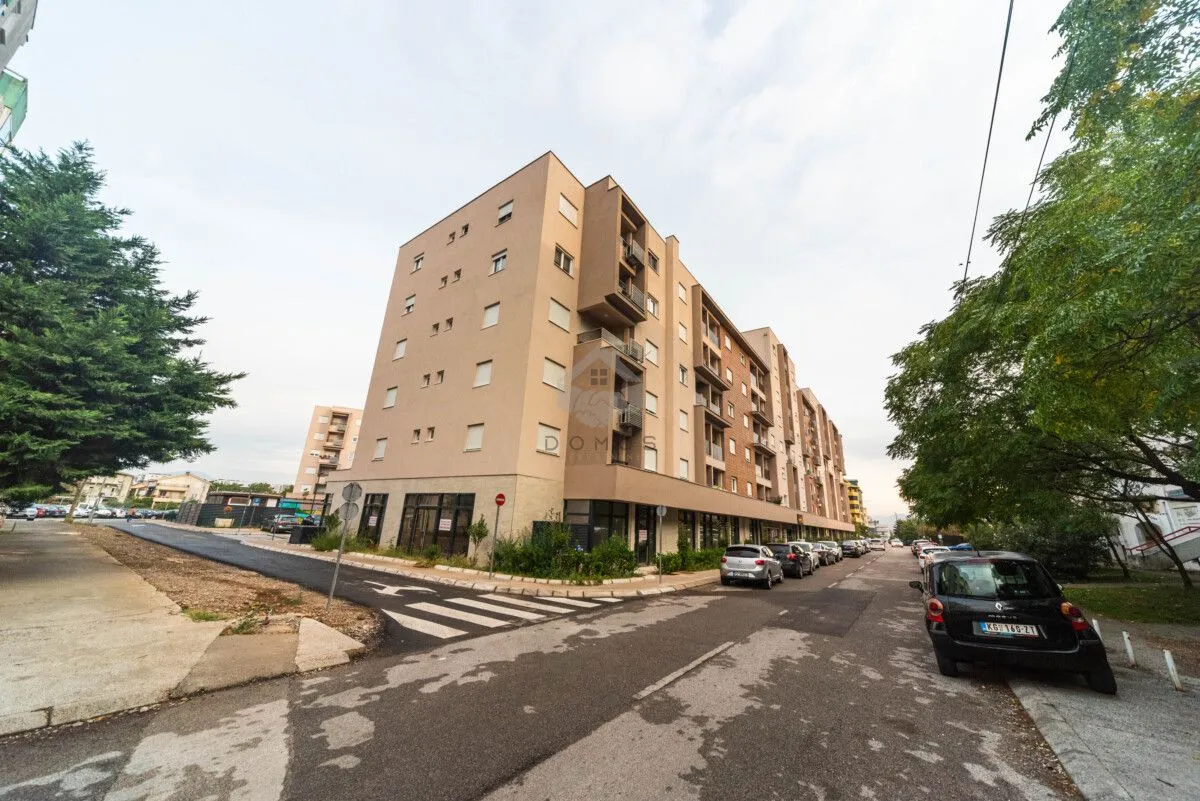 Rent, office space, 300m², Stari Aerodrom, Podgorica