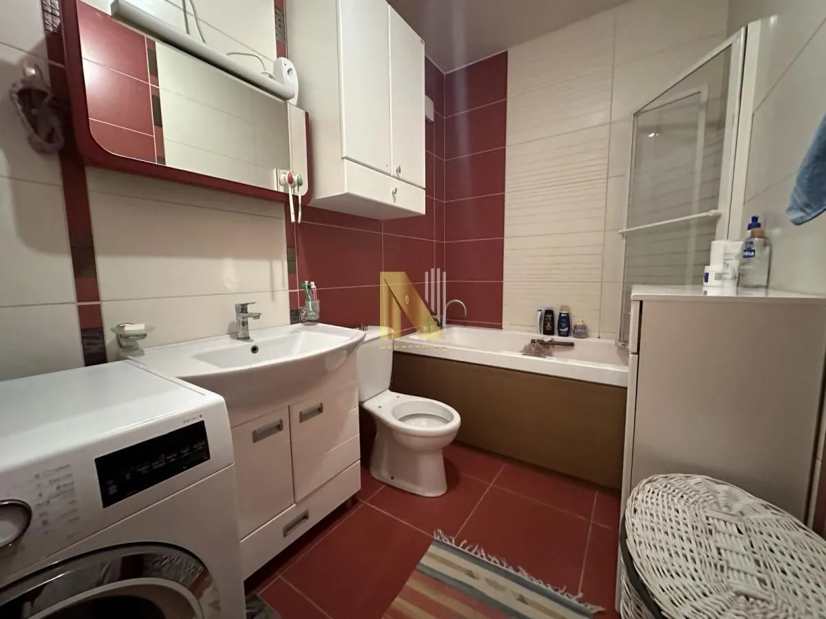 Prodaja, trosoban stan, 97m², Centar, Novi Sad