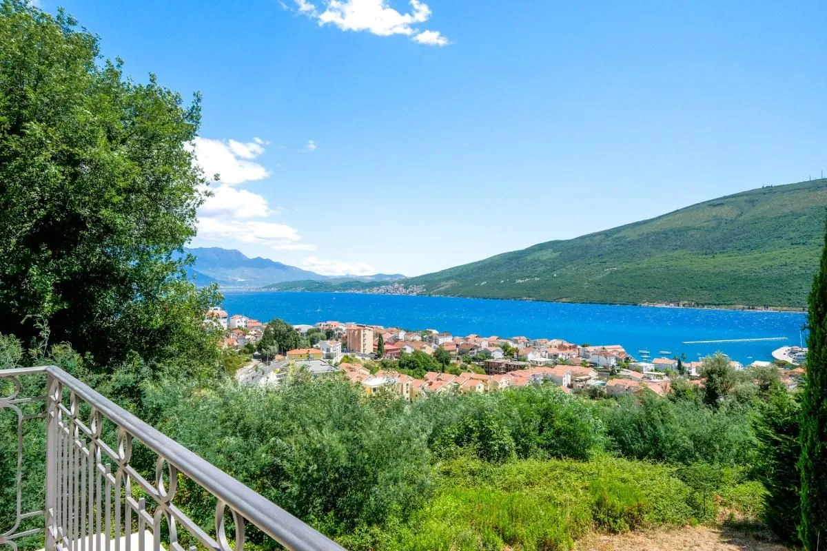 Prodaja, trosoban stan, 166m², Đenovići, Herceg Novi