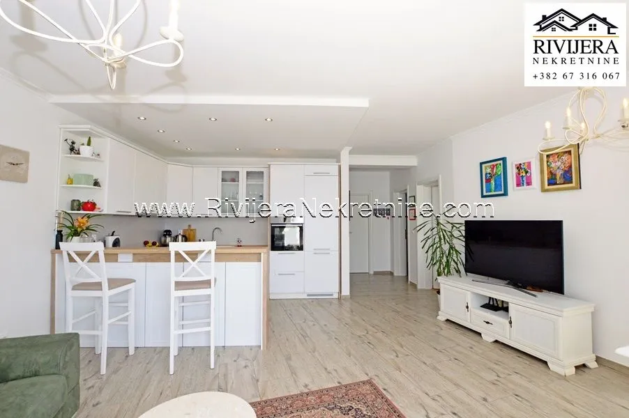 Prodaja, dvosoban stan, 70m², Baošići, Herceg Novi