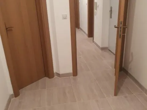 Izdavanje, četvorosoban stan, 116m², Palilula, Niš - image 13