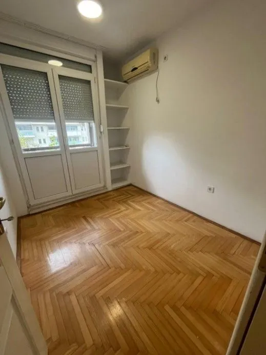 Izdavanje, dvosoban stan, 60m², Preko Morače, Podgorica
