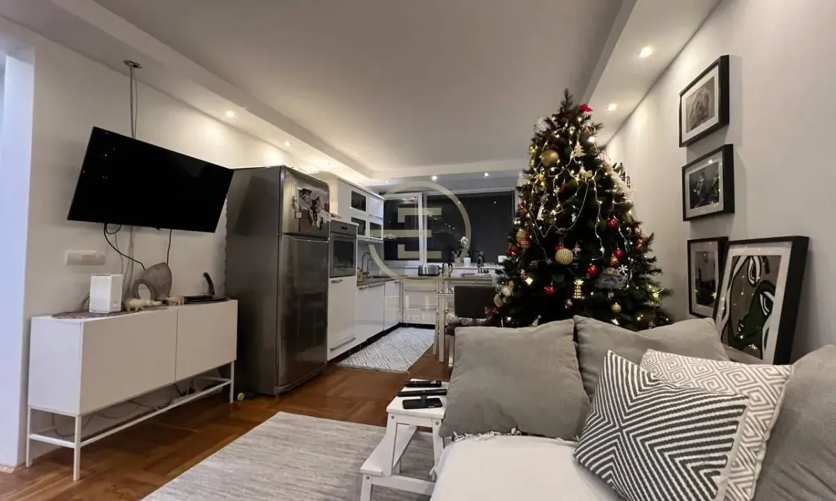 Prodaja, četvorosoban stan, 75m², Grbavica, Novi Sad Sve Podlokacije