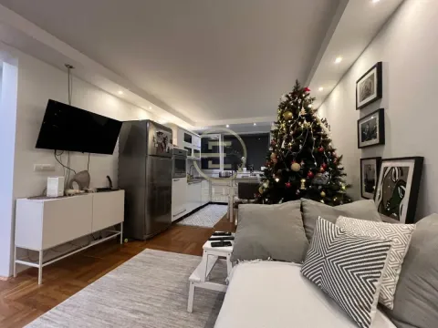 Prodaja, četvorosoban stan, 75m², Grbavica, Novi Sad Sve Podlokacije