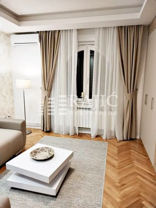 Rent, two bedroom apartment, 39m², Kalenić Pijaca, Vračar Sve Podlokacije