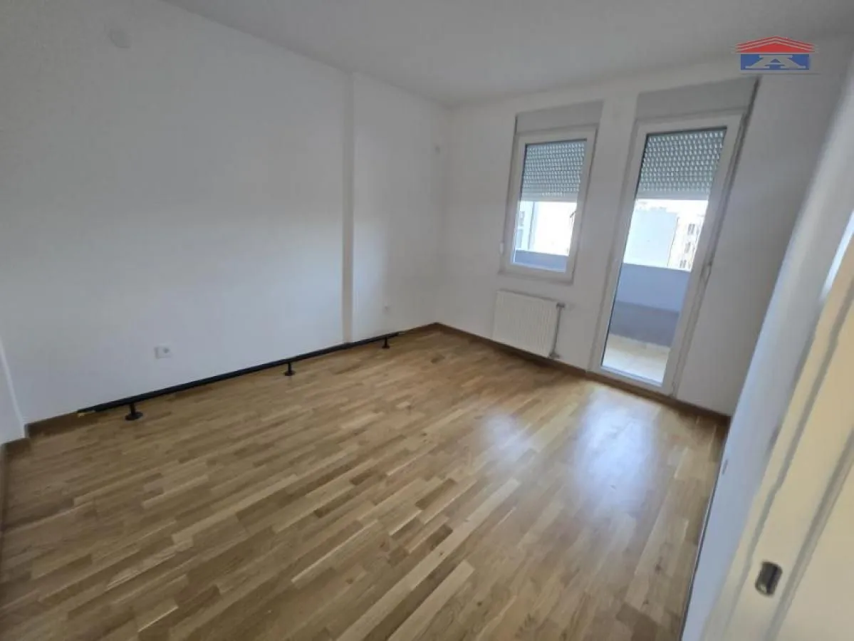 Prodaja, četvorosoban stan, 95m², Avijatičarsko naselje, Novi Sad Sve Podlokacije