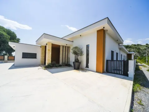 Izdavanje, kuća, 350m², Tuzi, Podgorica - image 3