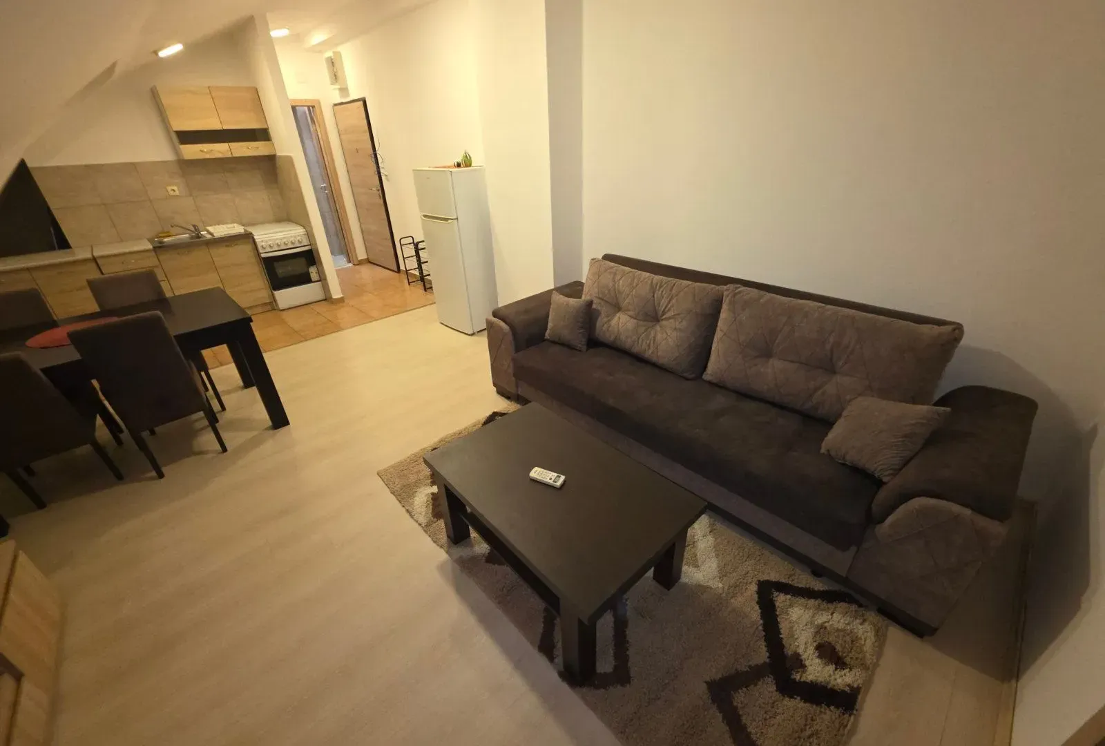 Izdavanje, jednosoban stan, 52m², Zabjelo, Podgorica