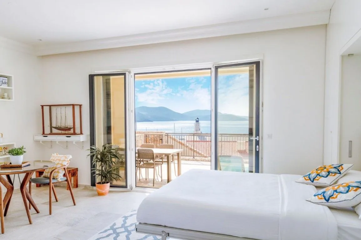 Izdavanje, garsonjera, 40m², Tivat, Crna Gora