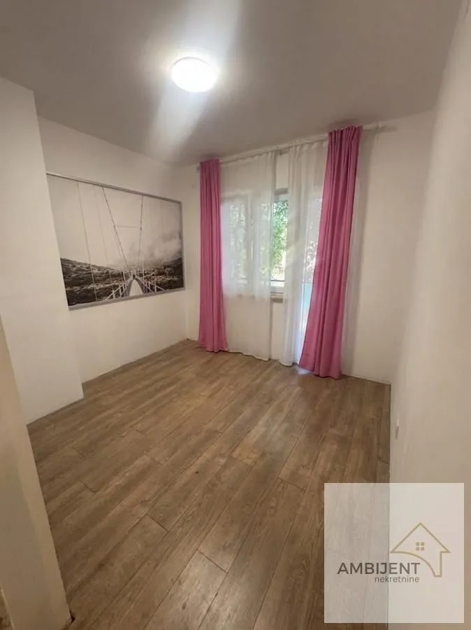 Prodaja, trosoban stan, 54m², Zemun Sve Podlokacije, Beograd