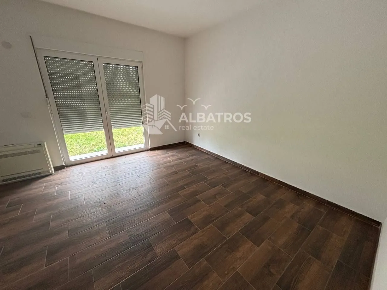 Sale, house, 250m², Polje, Bar