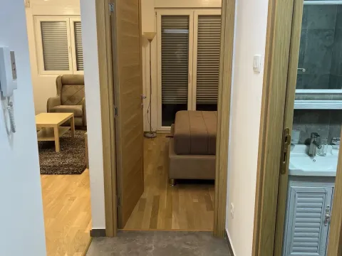 Izdavanje, jednosoban stan, 45m², Pobrežje, Podgorica - image 5