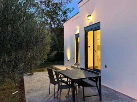 Izdavanje, kuća, 74m², Tomba, Bar - image 10