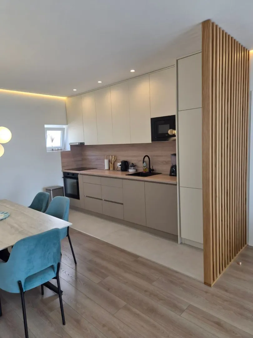 Rent, two bedroom apartment, 84m², Kalimanj, Tivat
